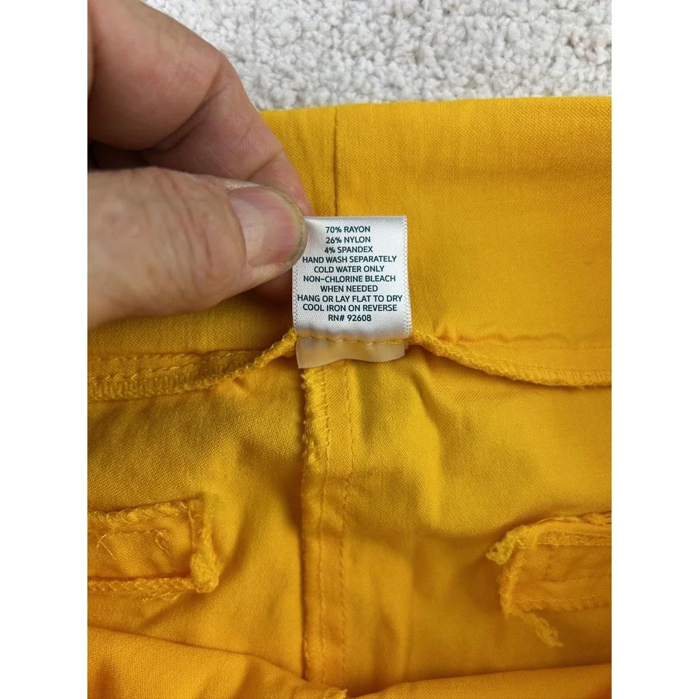 Passports Shorts Womens Medium Yellow Bermuda Stretch Rayon Blend Pockets Summer